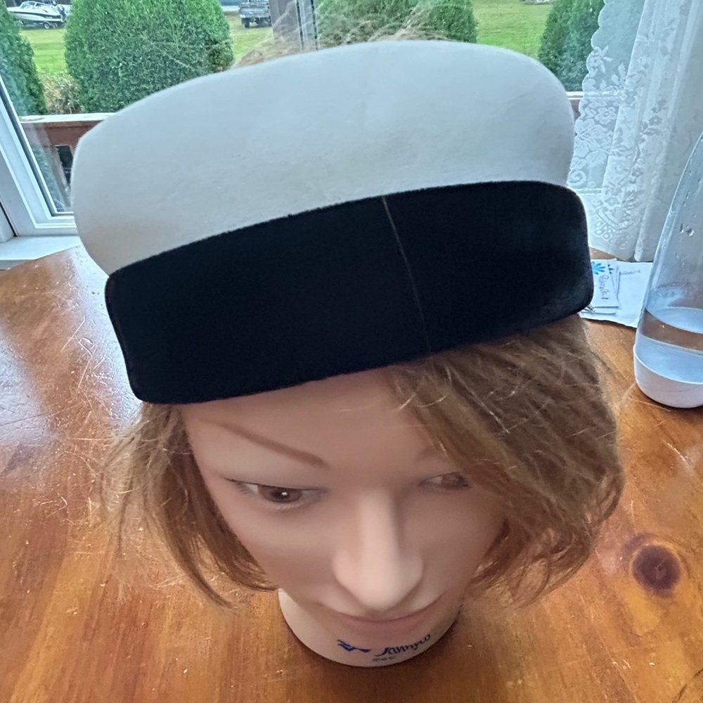 Vintage Black and White pillbox Hat- open top- bow at- black and white velvet